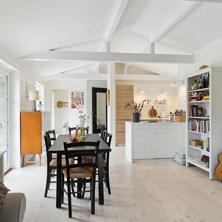 Lovely In With Kitchen 펜션 Fårevejle