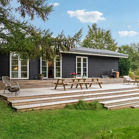 Lovely In With Kitchen Holiday home