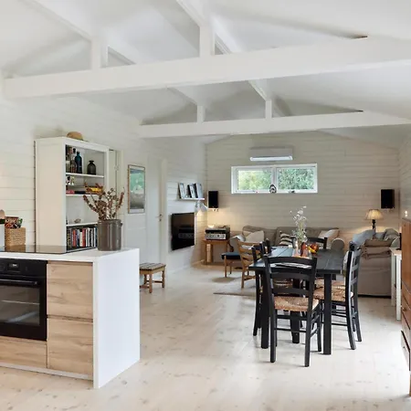 Lovely In With Kitchen Holiday home *