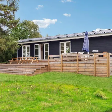 Holiday home Lovely In With Kitchen Farevejle